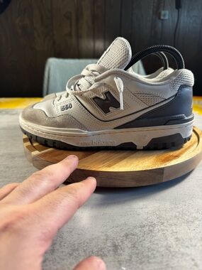 New Balance 550 White and Gray Low-Top Trainer. M7/womens 8.5